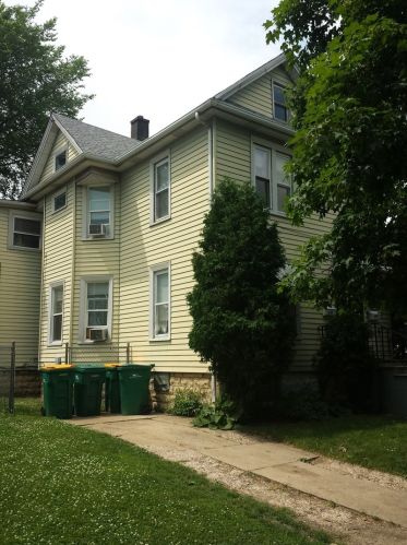 657 Broadway St, Joliet IL 60435-1752 exterior