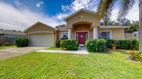 534 Sagamore Ter, Fort Pierce FL 34983-1240 exterior