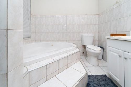 5309 30 Pl, Chicago IL 60616-2652 exterior