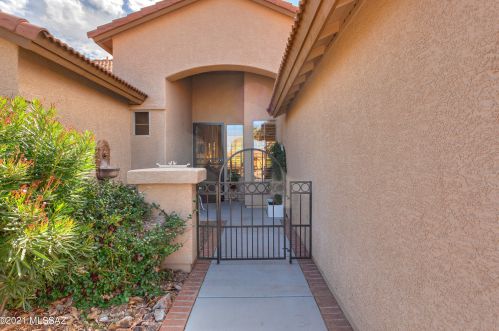 1374 Night Heron Dr, Green Valley AZ 85614-6014 exterior