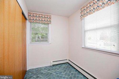 66 Red Lion Rd, Huntingdon Valley PA 19006-6436 exterior