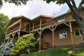 300 Oak Ridge Dr, Boone NC  28607-7011 exterior