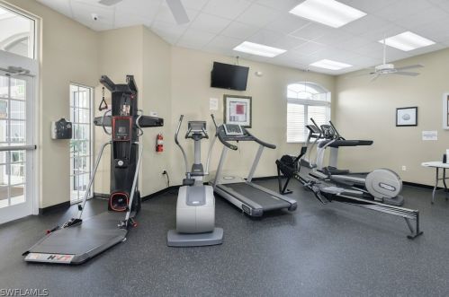 2071 Grv Dr, Naples FL 34120-1420 exterior