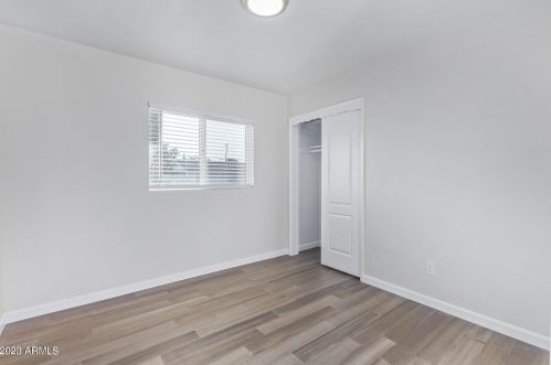 6501 20th Ave, Phoenix AZ  85015-1504 exterior