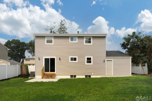 16 Carole Pl, Old Bridge NJ  08857-2502 exterior