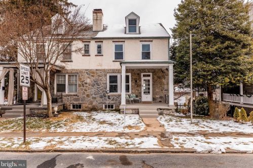 7 Parkside Ave, Lancaster, PA 17602-3243