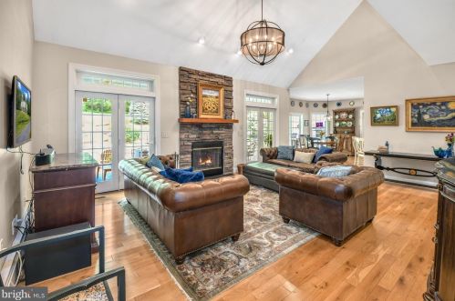 1049 Cider Press Ln, Quakertown PA 18951-5508 exterior