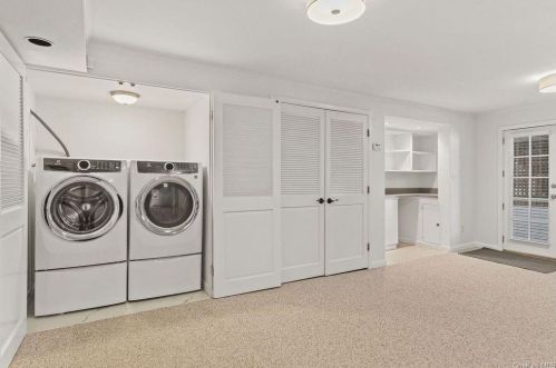 9 Maple Way, Armonk NY 10504-2601 exterior