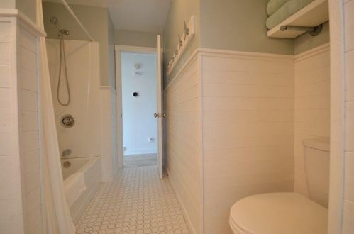 1548 Beach St, Meskegon MI  49441-1006 exterior