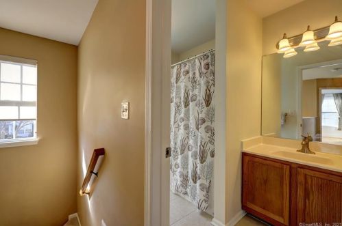 254 Acorn Ln, Milford CT 06461-1888 exterior