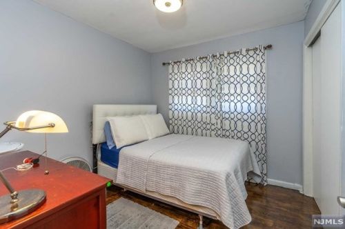 390 Jersey Ave, Fairview NJ 07022-1200 exterior