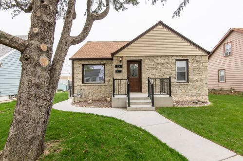 3926 5th Pl, Milwaukee, WI 53207-4334