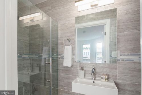 5822 Catharine St, Philadelphia PA  19143-2418 exterior