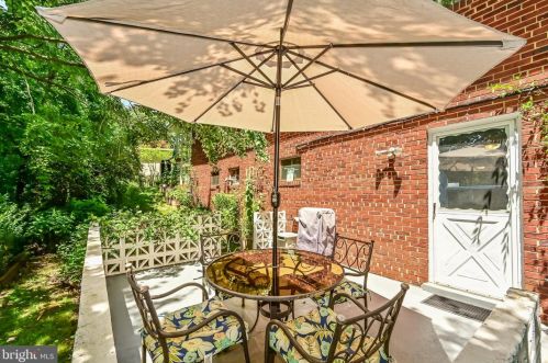 5615 Chase Ct, Alexandria VA 22312-6318 exterior