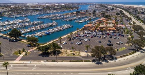 2045 Jamestown Way, Oxnard CA  93035-3747 exterior