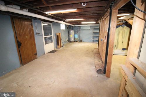 949 Old Bethlehem Rd, Quakertown PA 18951-3374 exterior