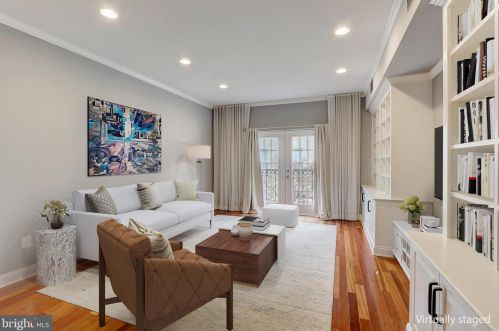 1034 4th St, Philadelphia PA  19147-4106 exterior