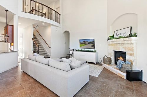 5120 Allamanda Dr, Austin TX 78739-2120 exterior