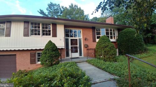 6208 Loch Raven Dr, Mc Lean VA  22101-3133 exterior