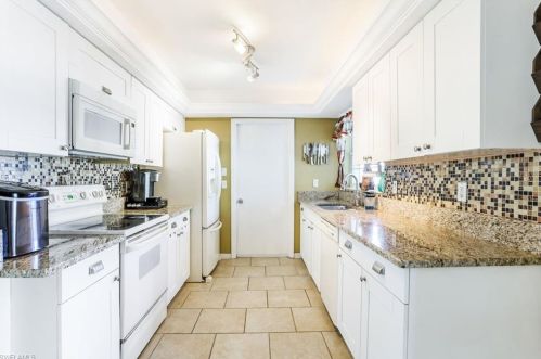 2090 49 Ter, Naples FL 34116-5772 exterior