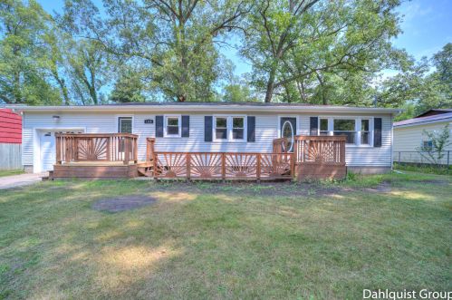 1326 Sherwood Dr, Meskegon, MI 49445-2024