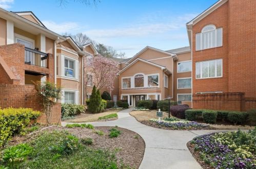 5606 Brooke Ridge Dr, Atlanta GA  30338-3197 exterior