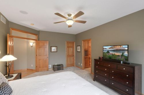 1676 Isabella Pkwy, Chaska MN 55318-3214 exterior