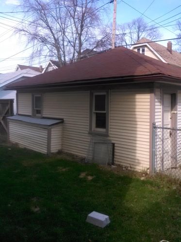 3338 Oakland Ave, Milwaukee, WI 53211-3011