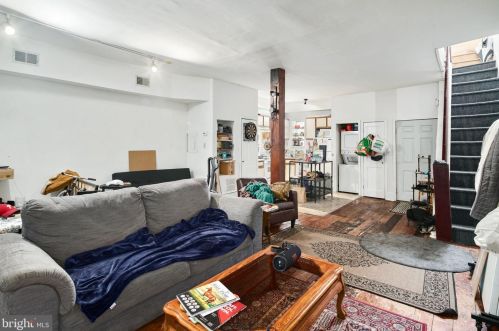 920 4 St, Philadelphia PA 19147-4104 exterior