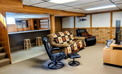 4914 104, Milwaukee WI 53228-3204 exterior