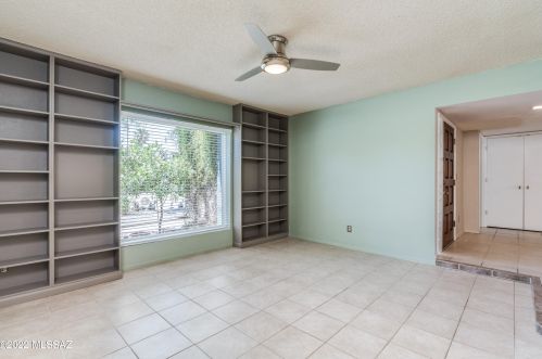 7431 Ln Cienega Dr, Tucson AZ 85712-1423 exterior