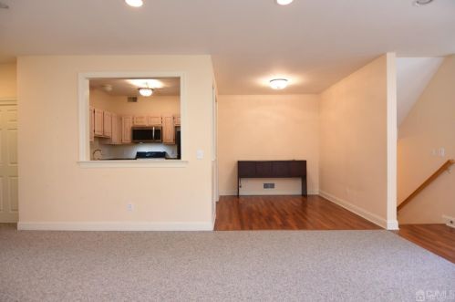 68 Franklin School Way, Metuchen NJ  08840-1891 exterior