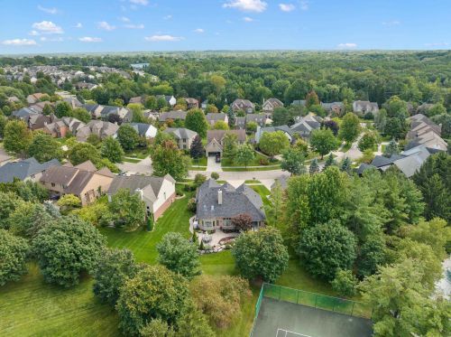 1039 Bloomview Cir, Rochester MI 48307-1728 exterior