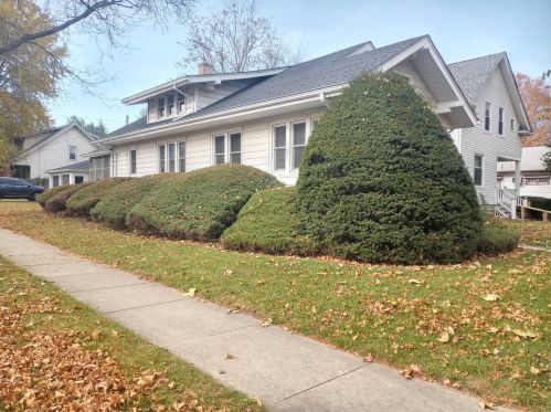 925 13th St, Rockford, IL 61104-3331