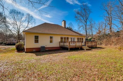 2309 Kingsland Dr, Atlanta GA 30360-1457 exterior