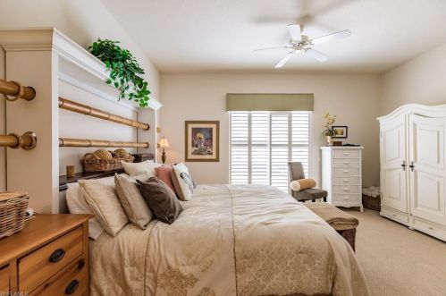 4733 Navassa Ln, Naples FL 34119-9555 exterior