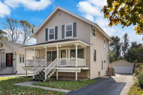 1019 Woodlawn Ave, Waukegan, IL 60085-2817