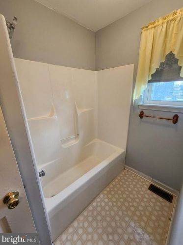 204 Summit Ave, Manor PA 19036-2440 exterior