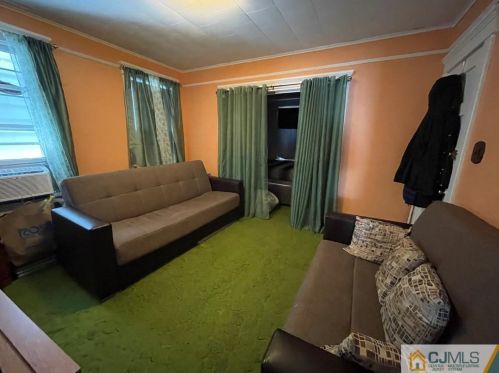 80 Plum St, New Brunswick NJ 08901-1828 exterior