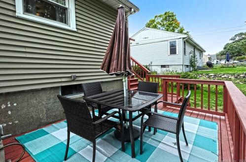 73 Ida Ave, Derby CT 06418-2322 exterior