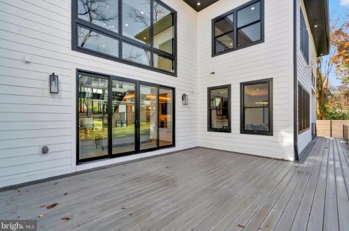 1520 Brookhaven Dr, Mc Lean VA  22101-4127 exterior