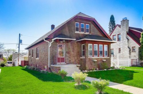 1618 53rd St, Milwaukee, WI 53214-5327