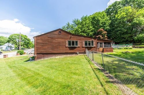 702 Knollwood Dr, Woonsocket RI 02895-2632 exterior