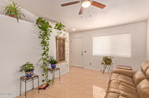 7313 Camino De La Tierra, Tucson AZ  85746-8300 exterior