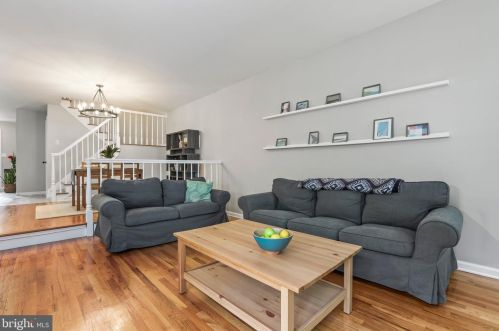 50 Danielle Ct, Trenton NJ  08648-1451 exterior