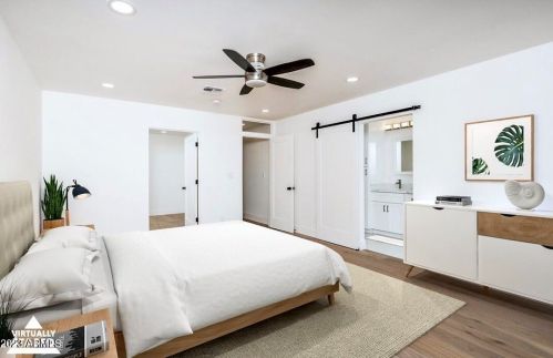 2316 Desert Cove Ave, Phoenix AZ  85028-2411 exterior