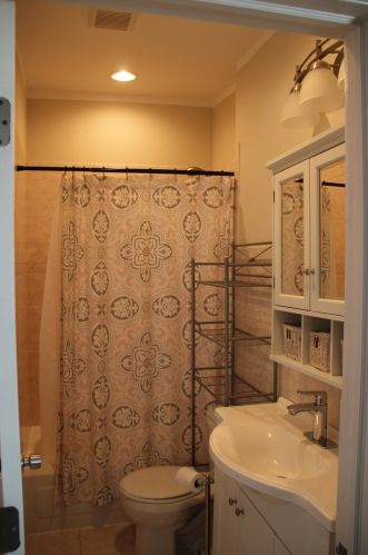 4560 Mcdowell Ave, Chicago IL  60609-3261 exterior