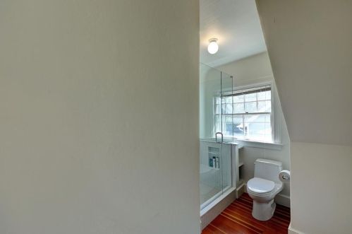 690 Angell St, Providence RI 02906-5309 exterior