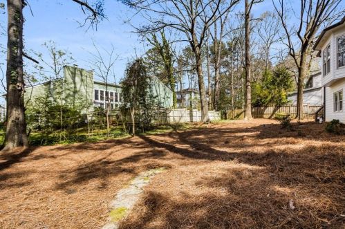 2884 Cravey Dr, Atlanta GA  30345-1420 exterior