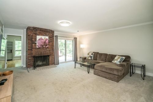 957 Flair Ct, Saint Louis MO 63146-5015 exterior